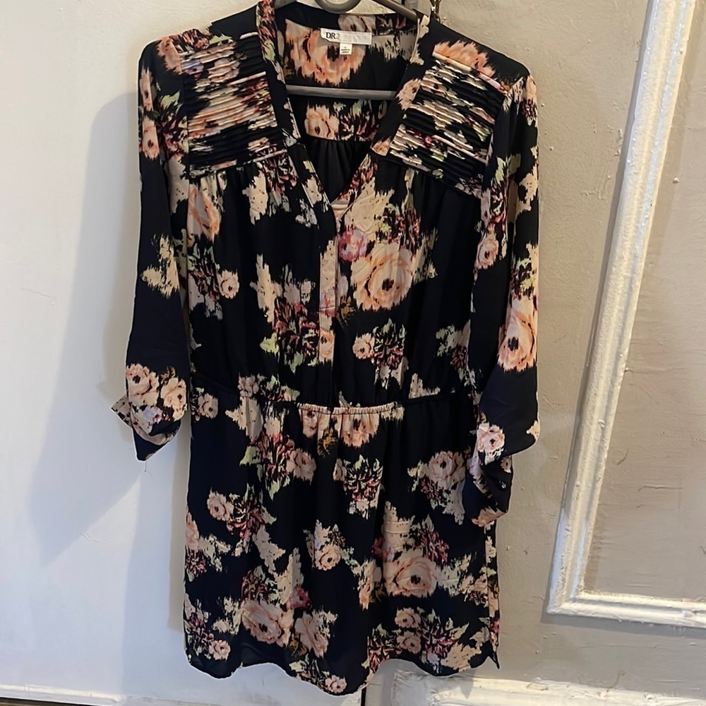 Flower lose dress.